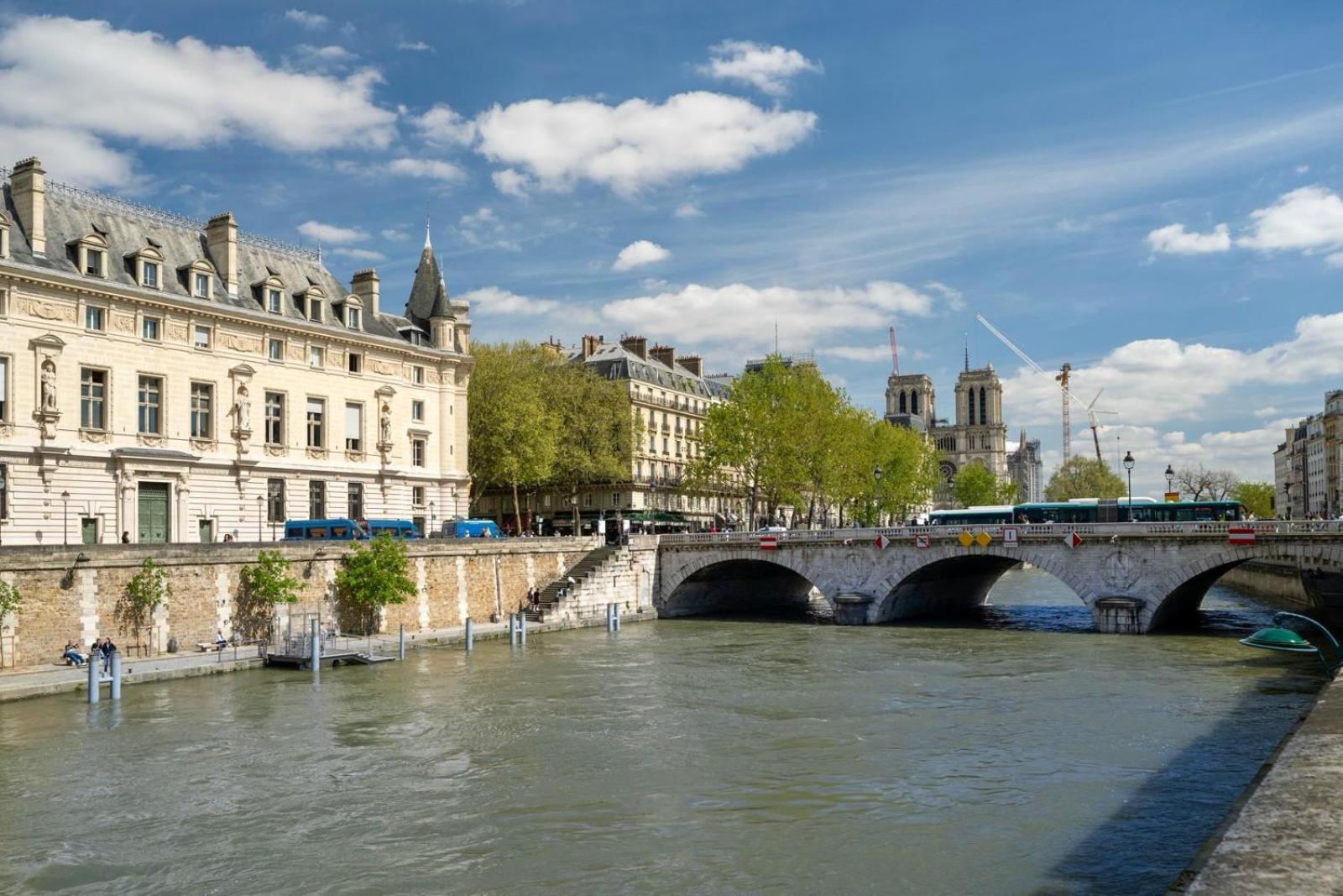 Appartement Cosy A 9 Min A Pied De La Cathedrale Notre Dame Paris Bagian luar foto